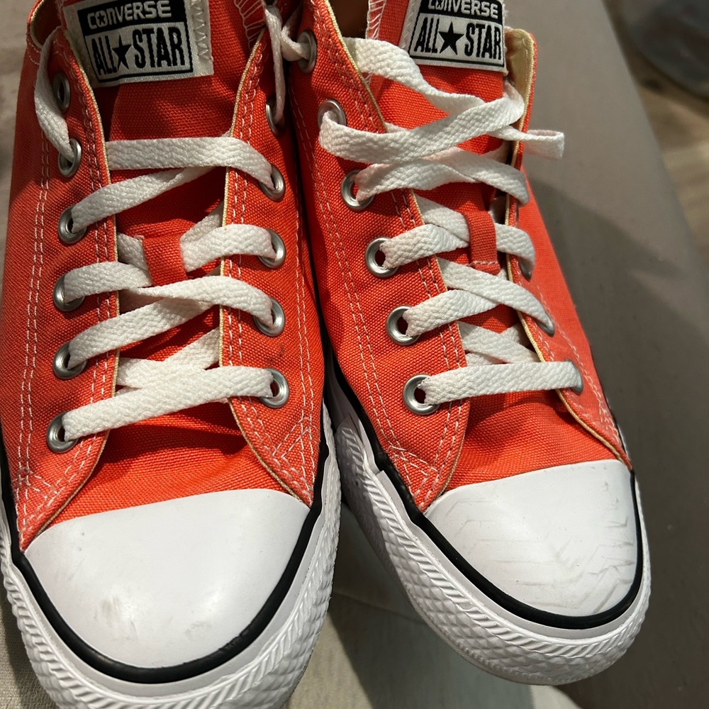 Converse salmon color